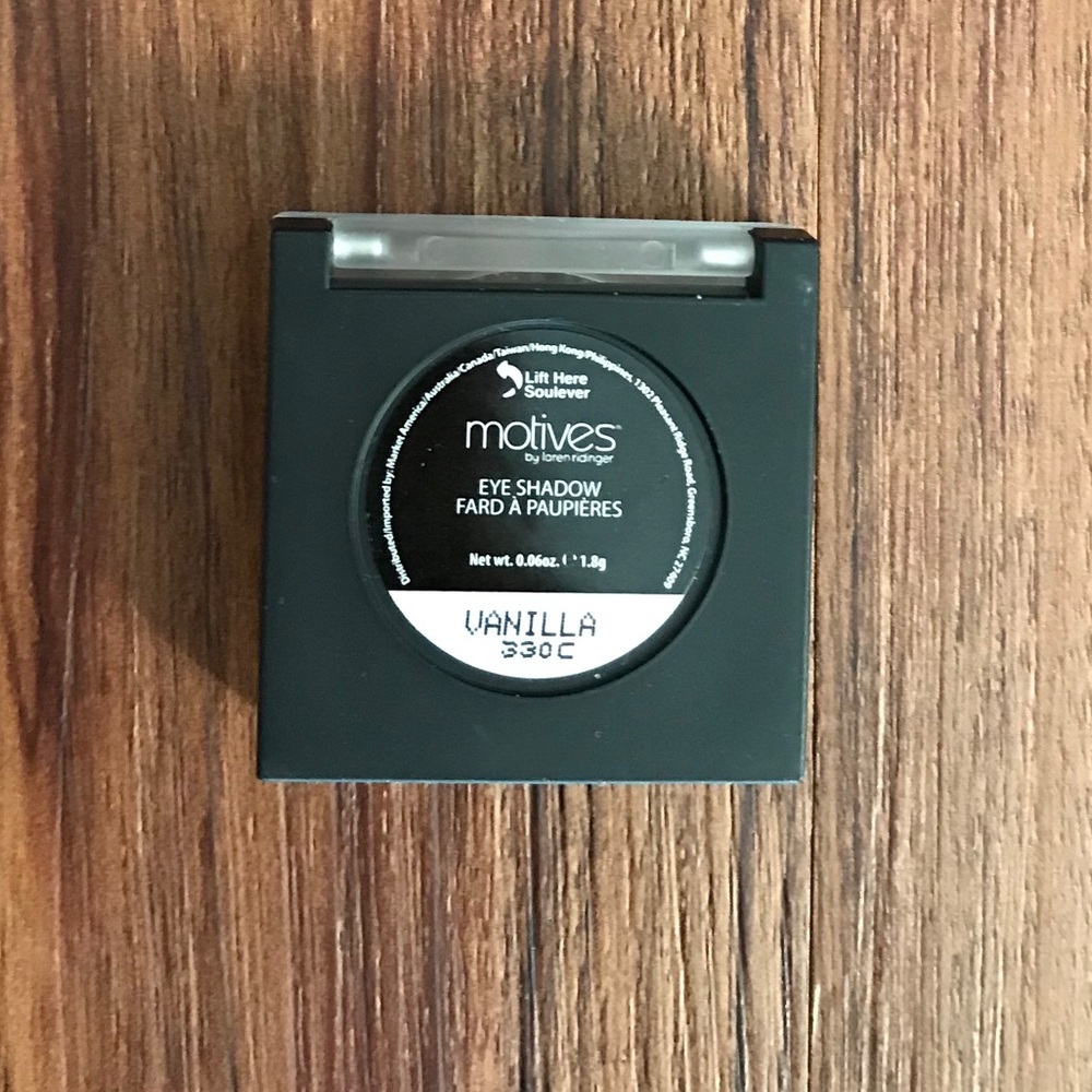 Eyeshadow - Picture 2 of 3
